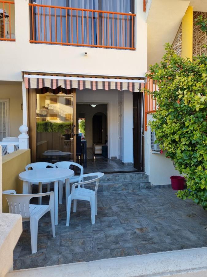 Apartment Eneas Torrevieja Bagian luar foto