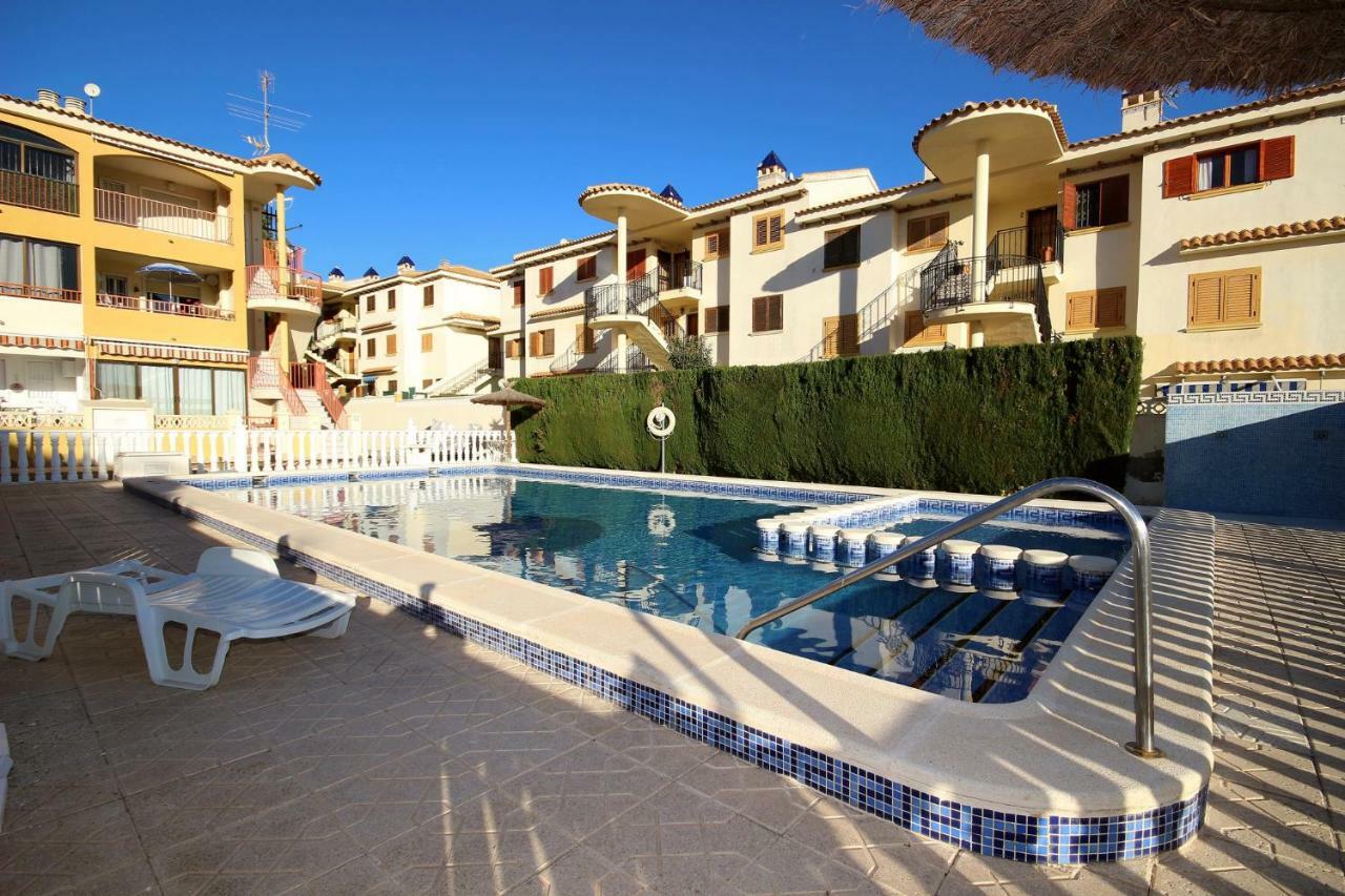 Apartment Eneas Torrevieja Bagian luar foto